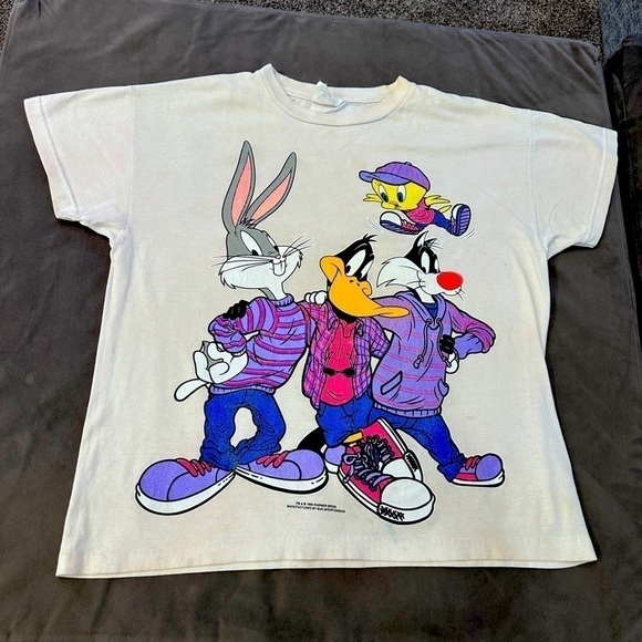 Warner Bros. Tops - Loony Tunes size Large T-shirt, Fun 1995 Bugs Bunny Sylvester Tweety Daffy Duck